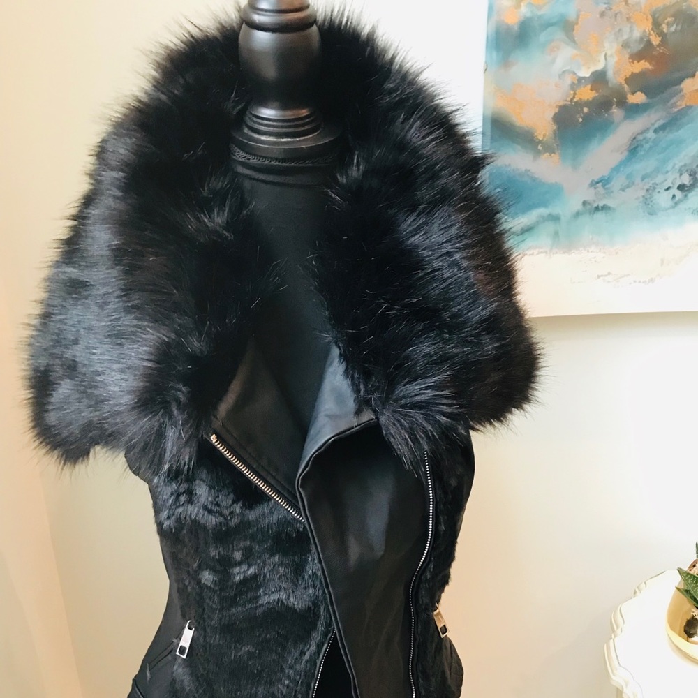 NWT Guess Sleeveless Posh Vest